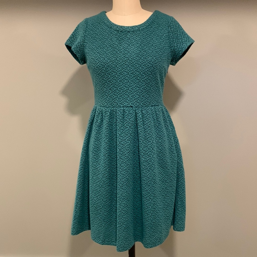 Doe & Rae Green and Black Print Mini Dress.